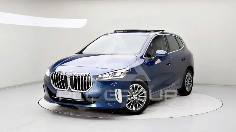 2024 BMW 220