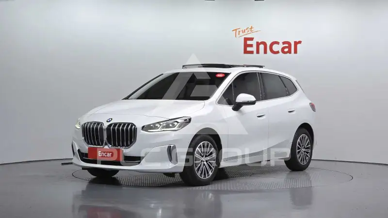 2024 BMW 220