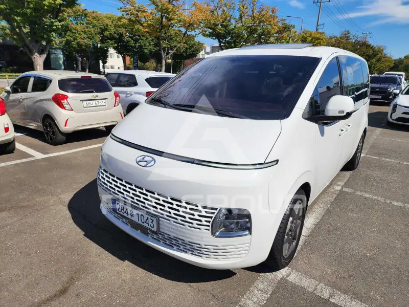2024 Hyundai Staria
