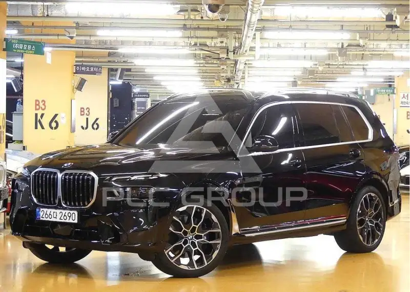 2025 BMW X7M