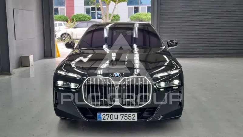 2025 BMW 740M