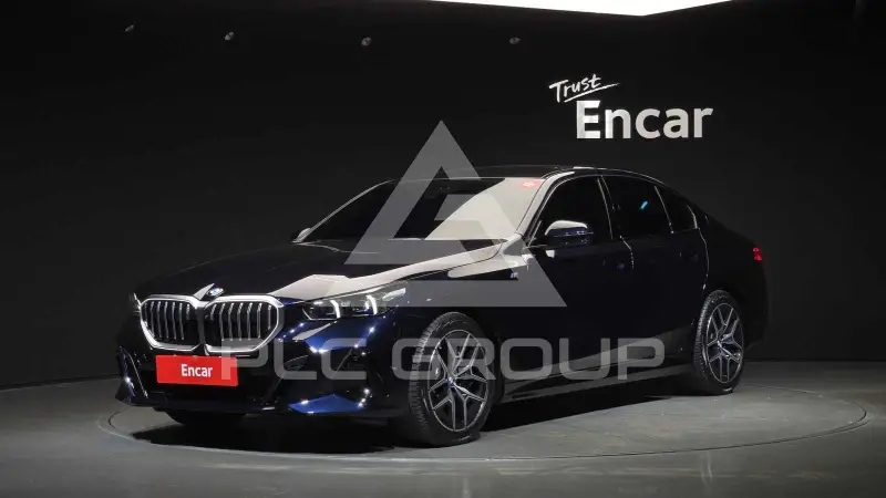 2025 BMW 523M