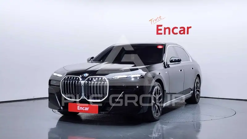 2025 BMW 740M