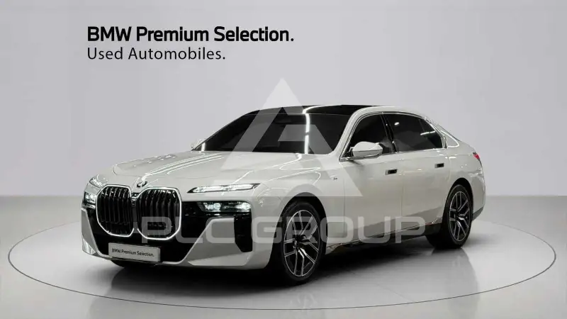 2025 BMW 740M