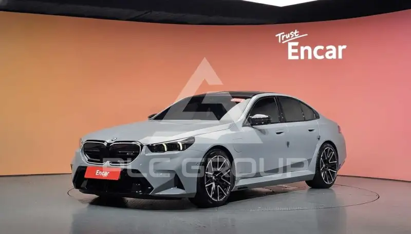 2025 BMW M5
