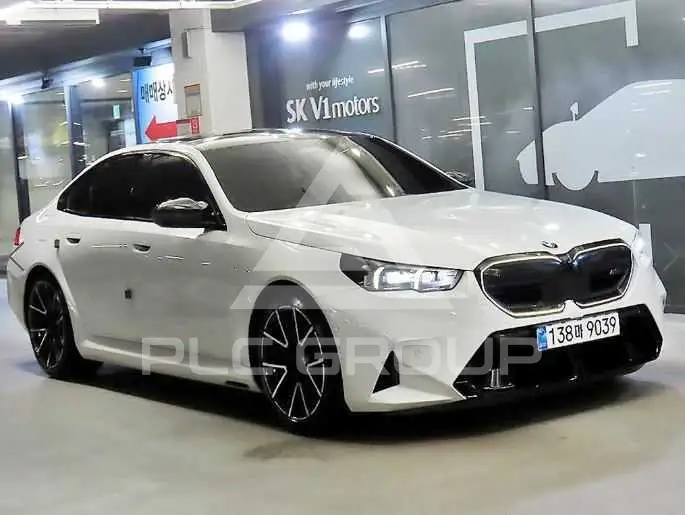 2025 BMW M5