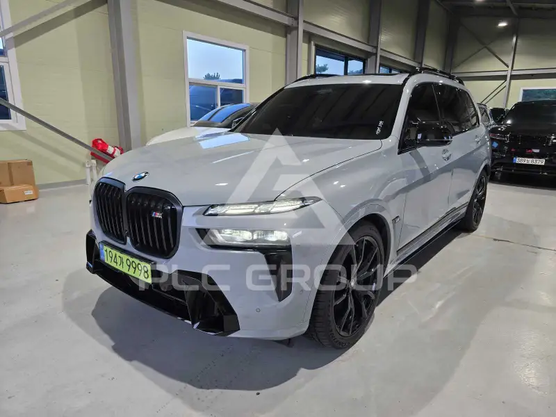 2025 BMW X7M