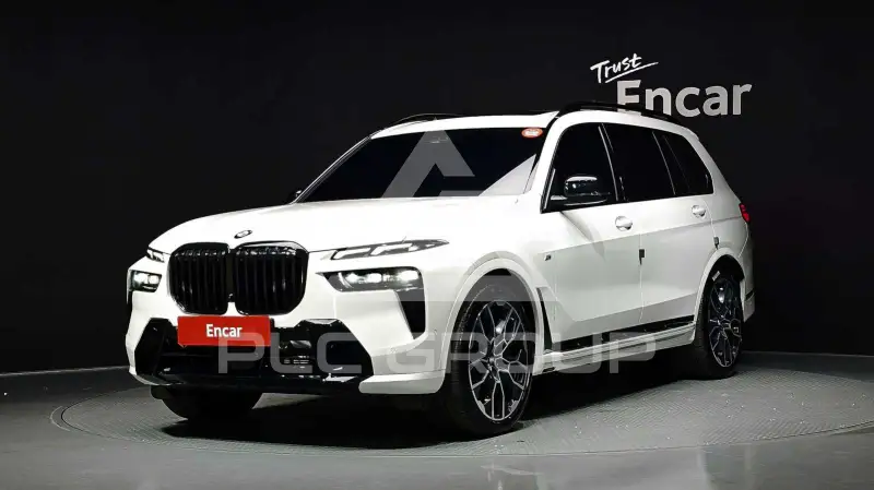 2025 BMW X7M