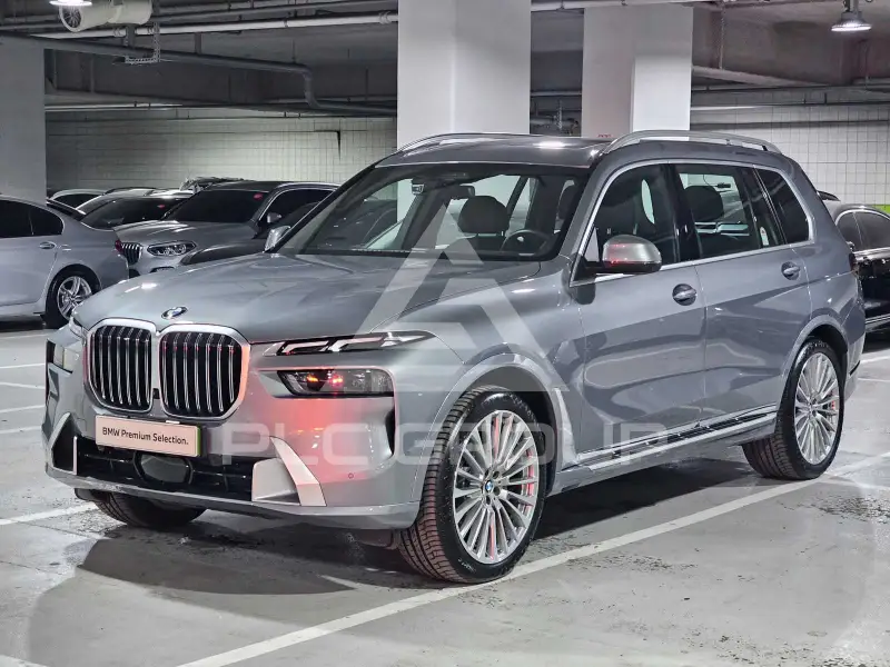 2025 BMW X7