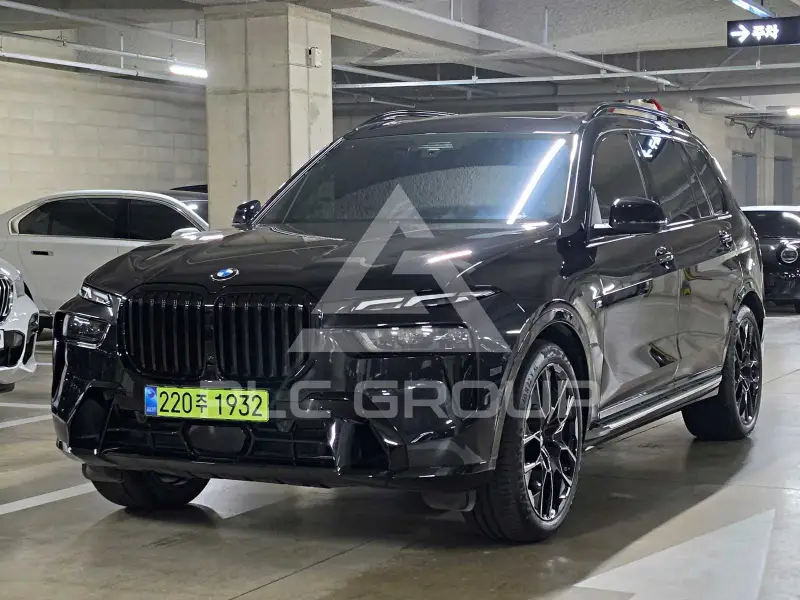 2025 BMW X7M