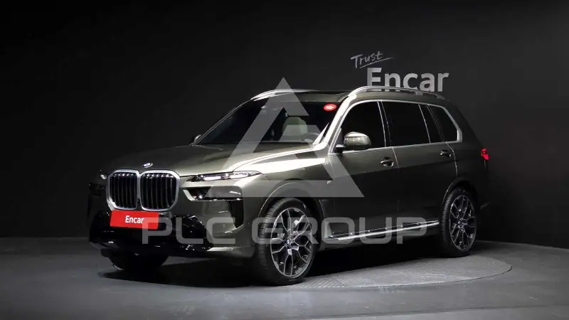 2025 BMW X7M