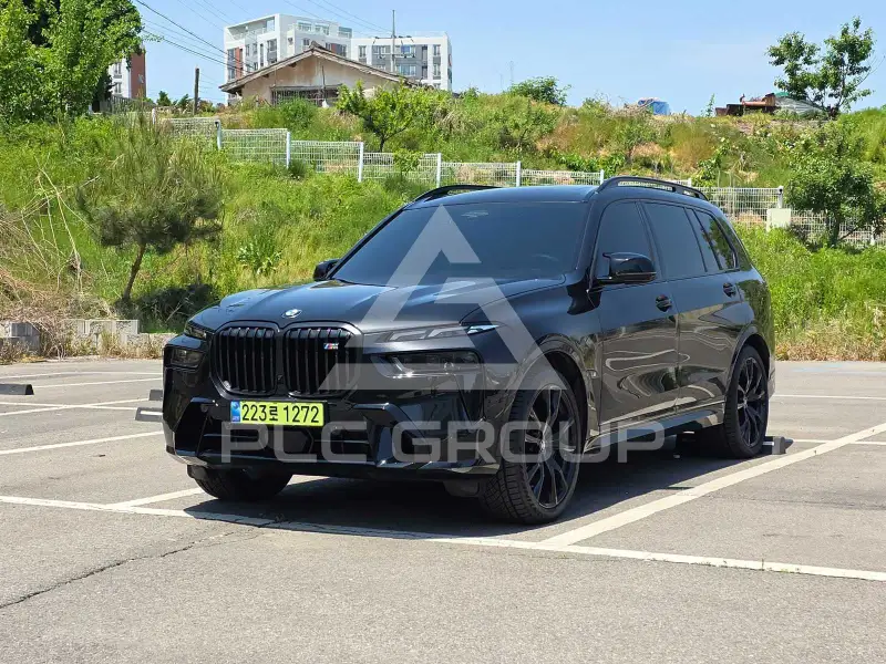 2025 BMW X7M