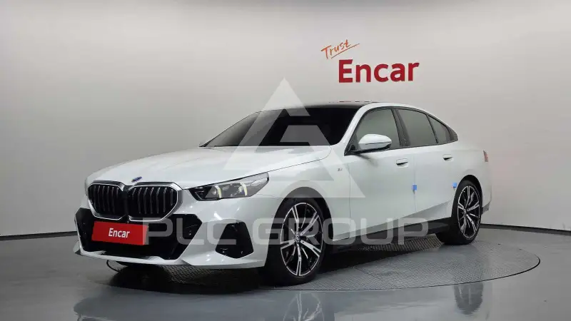 2025 BMW 530M