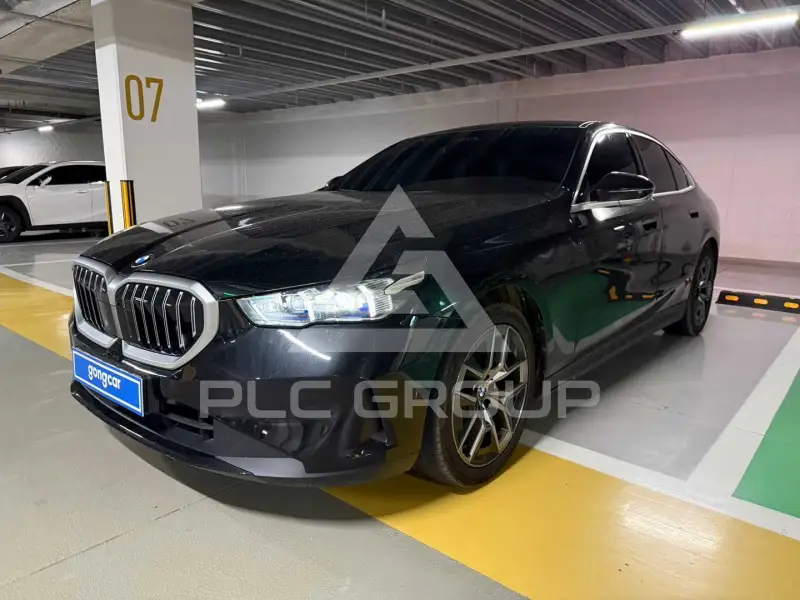 2025 BMW 520