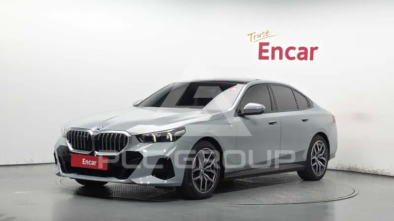 2025 BMW 523M