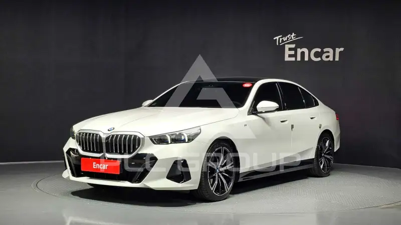 2025 BMW 530M