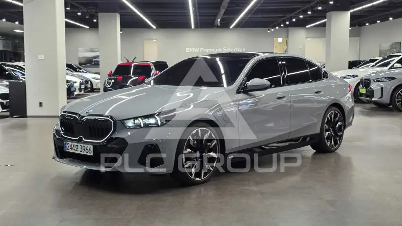 2025 BMW 550M