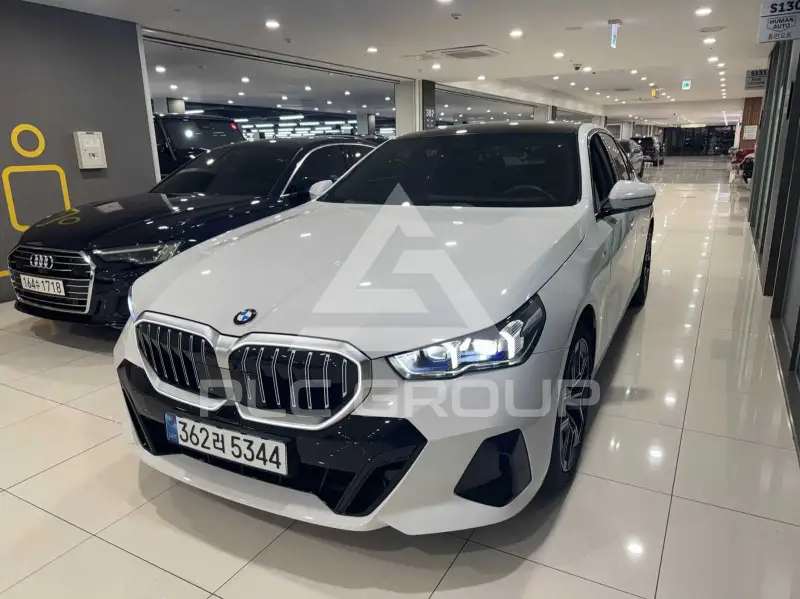 2025 BMW 523M
