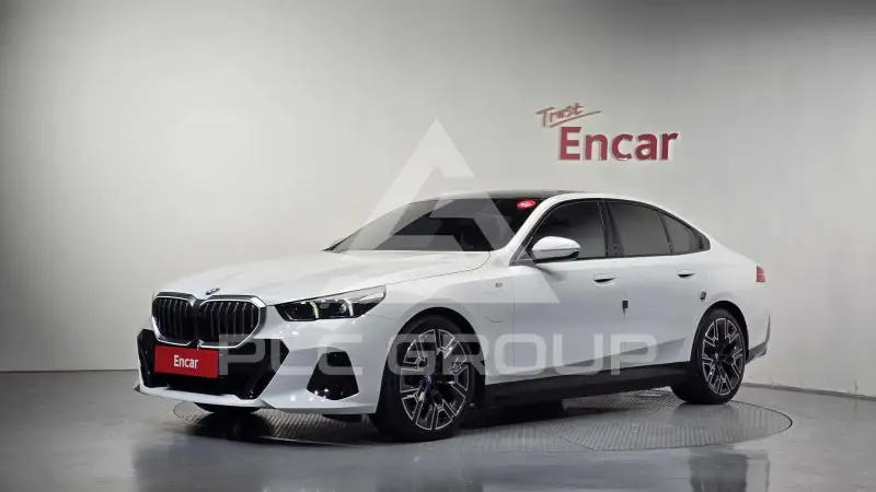 2025 BMW 530M