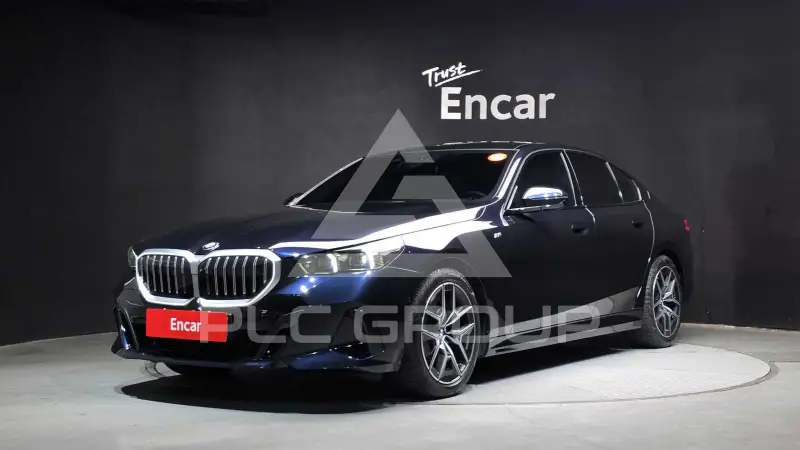 2025 BMW 523M