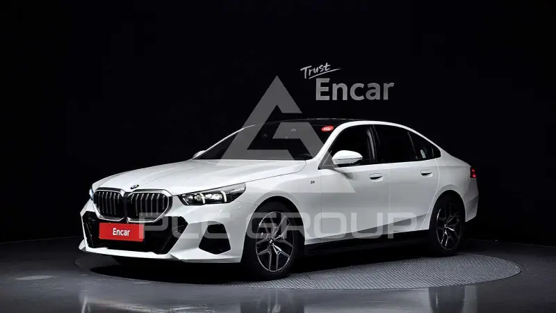 2025 BMW 523M