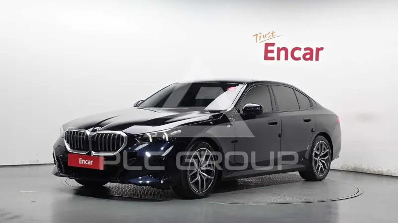 2025 BMW 523M