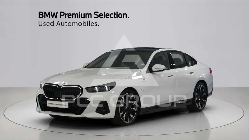 2025 BMW 550M