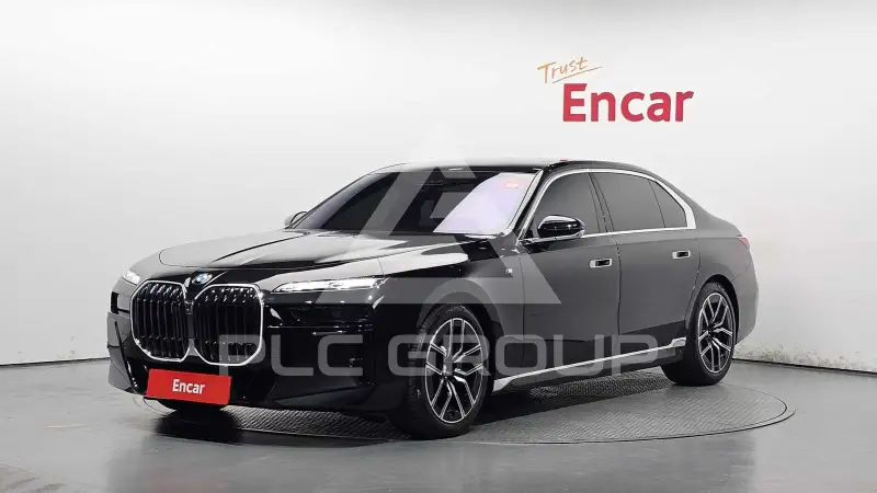 2025 BMW 740M