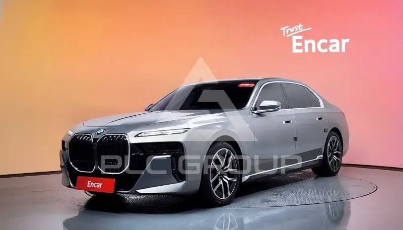 2025 BMW 740M