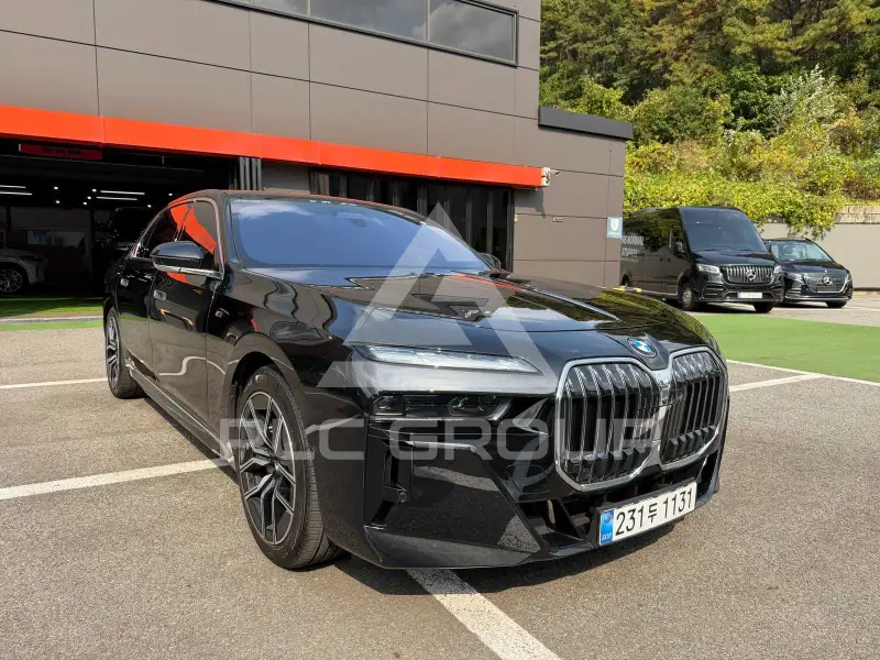 2025 BMW 740M