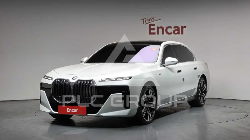 2025 BMW 740M