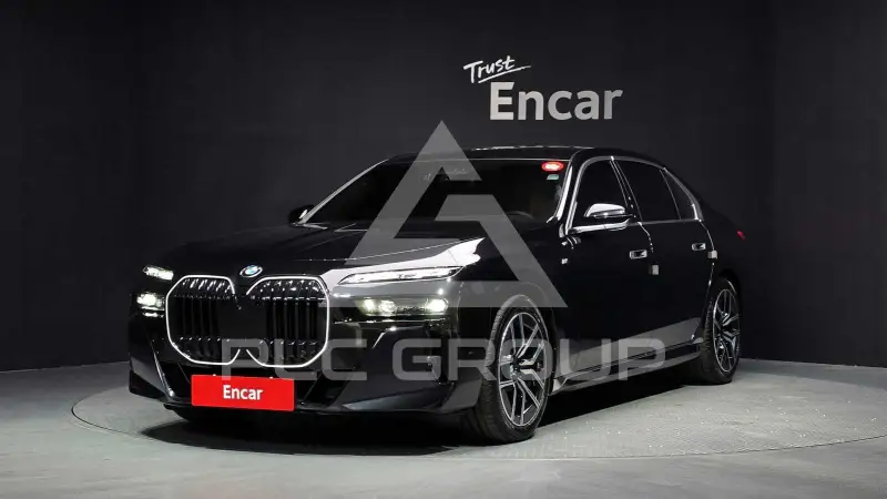 2025 BMW 740M