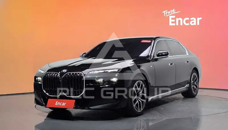 2025 BMW 740M