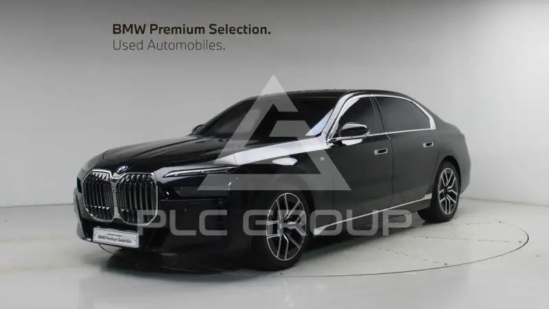 2025 BMW 740M