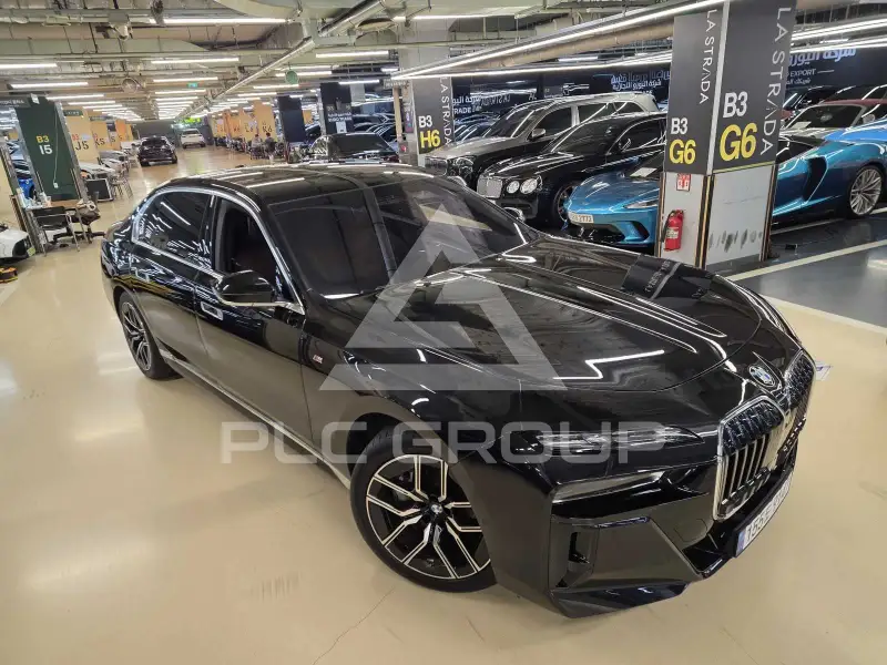 2025 BMW 740M