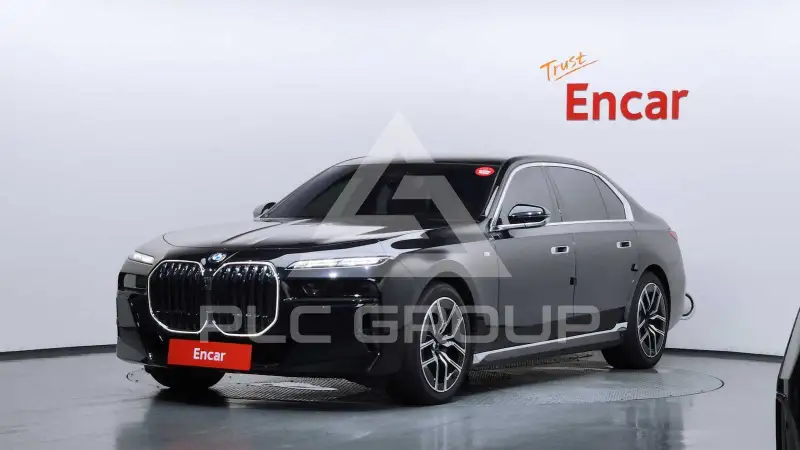 2025 BMW 740M
