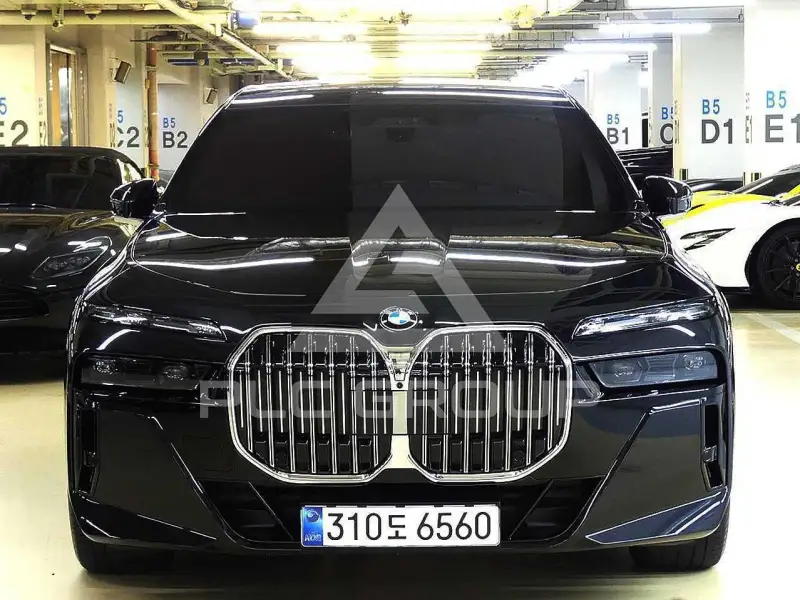 2025 BMW 740M