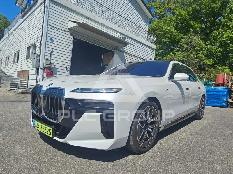 2025 BMW 740M
