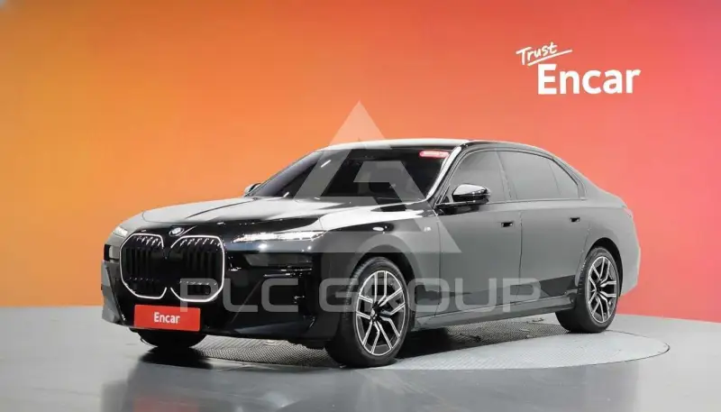 2025 BMW 740M