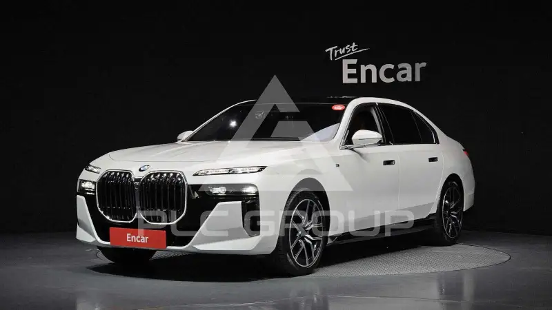 2025 BMW 740M