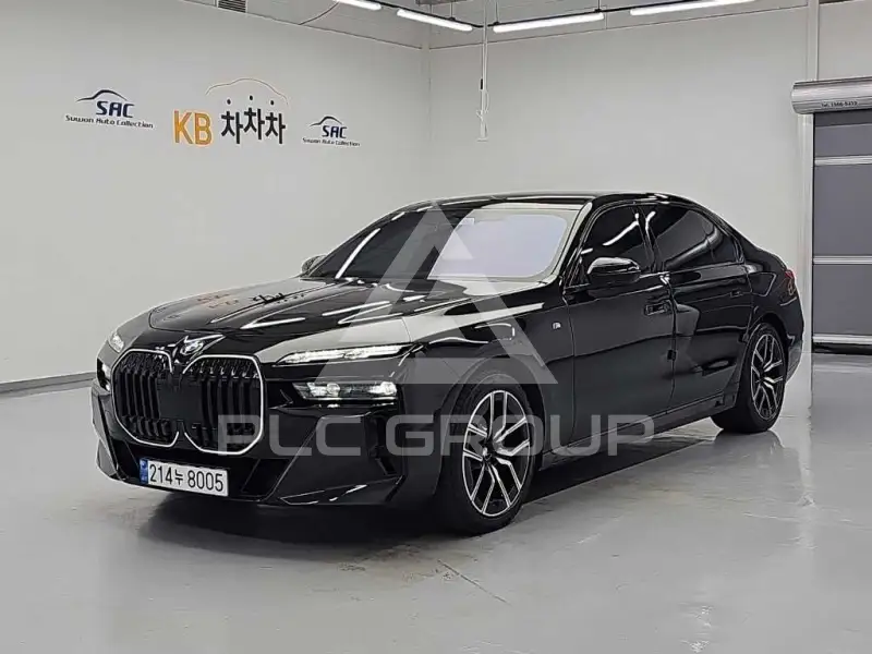 2025 BMW 740M