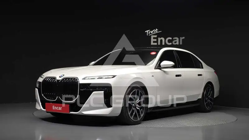 2025 BMW 740M