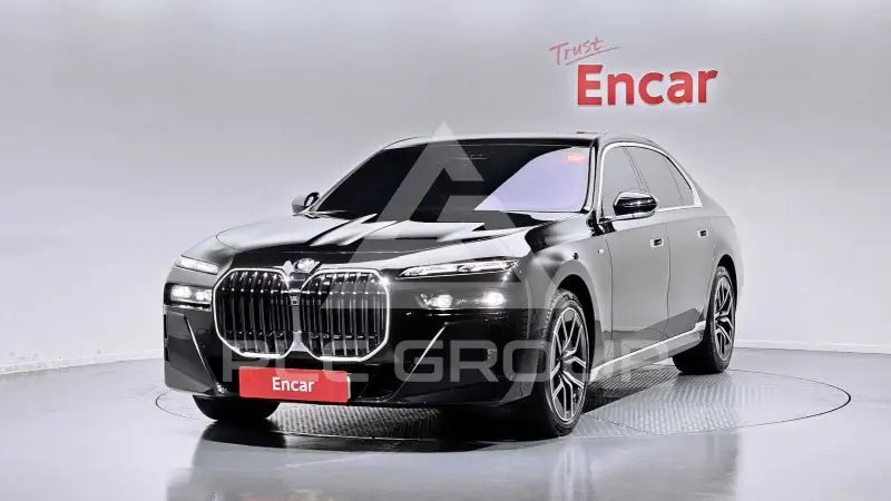 2025 BMW 740M