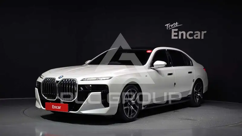 2025 BMW 740M