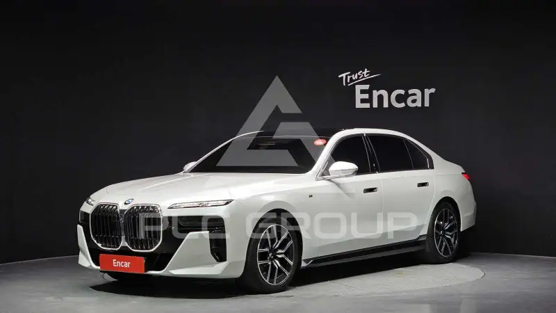 2025 BMW 740M