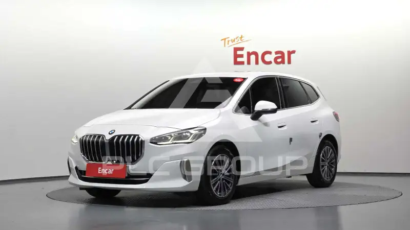 2025 BMW 220