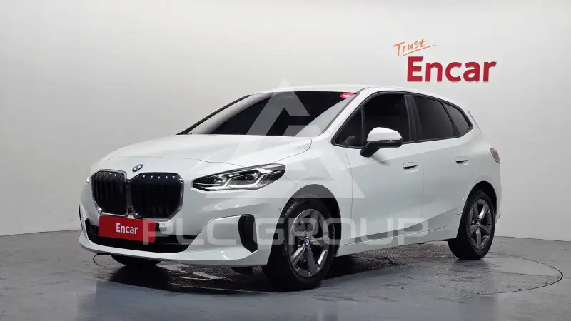 2025 BMW 220