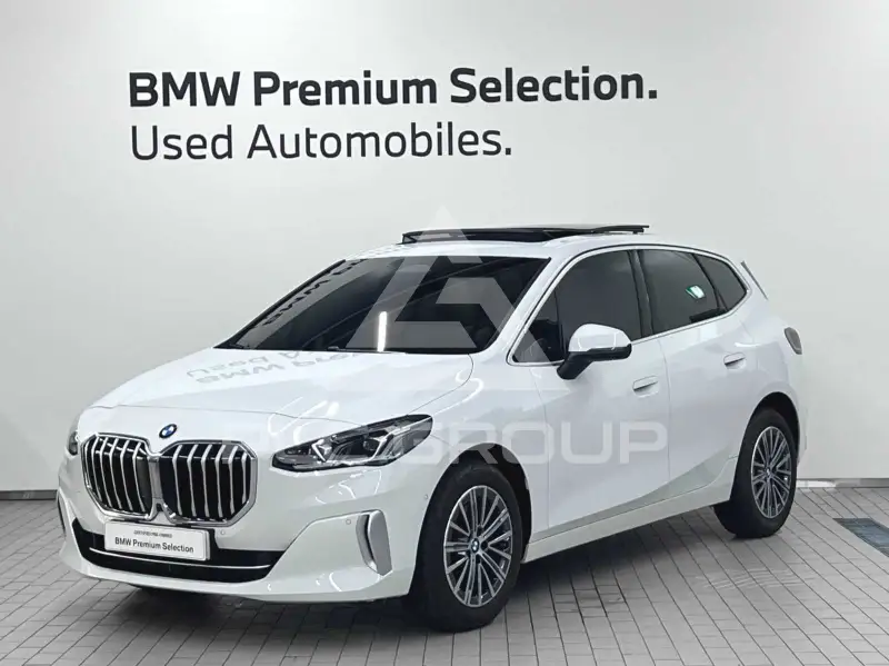 2025 BMW 220