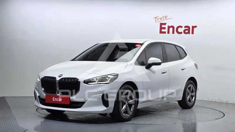 2025 BMW 220