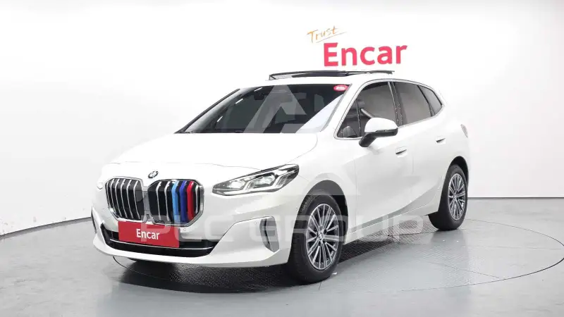 2025 BMW 220